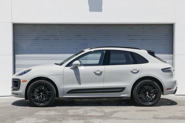2025 Porsche Macan GTS photo 2