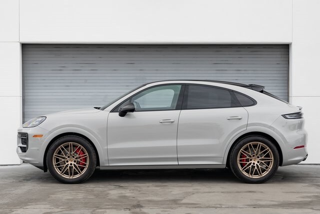 2024 Porsche Cayenne Coupe S photo 2