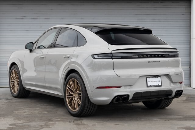 2024 Porsche Cayenne Coupe S photo 3
