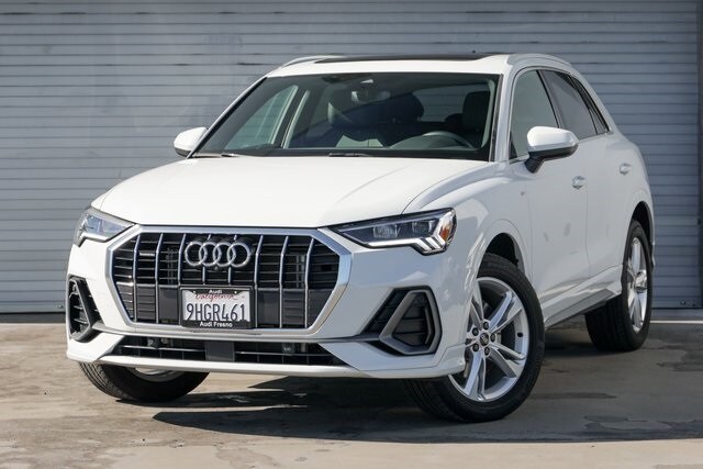 2023 Audi Q3 S line Premium Plus photo 3