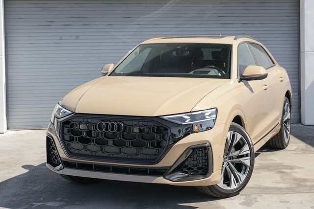 2024 Audi Q8 55 Prestige photo 3