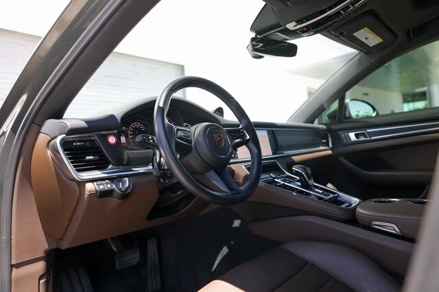 2023 Porsche Panamera 4 Platinum photo 4