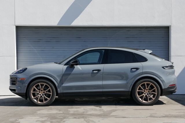 2024 Porsche Cayenne Coupe photo 2