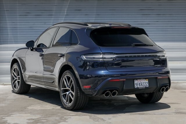 2023 Porsche Macan T photo 3