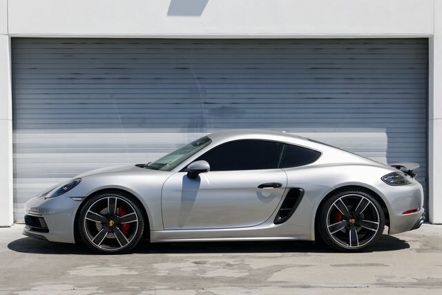2018 Porsche Cayman GTS photo 2