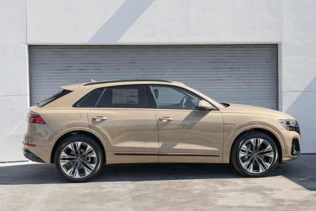 2024 Audi Q8 55 Prestige photo 4