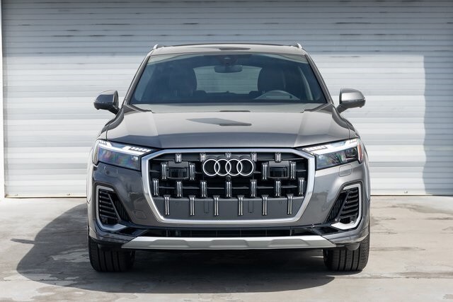2025 Audi Q7 55 Prestige photo 2