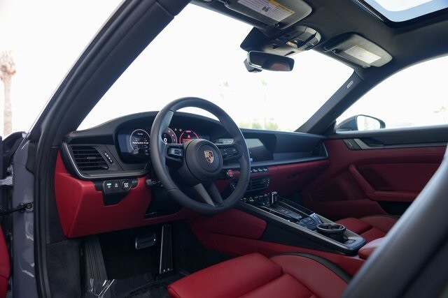2025 Porsche 911 photo 4