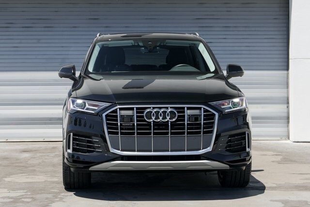 2022 Audi Q7 55 Premium Plus photo 2