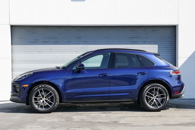 2024 Porsche Macan T photo 2