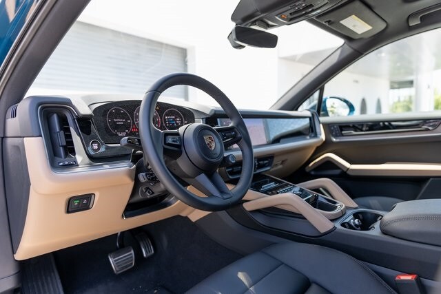 2024 Porsche Cayenne S photo 4