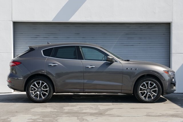 2019 Maserati Levante Base photo 4