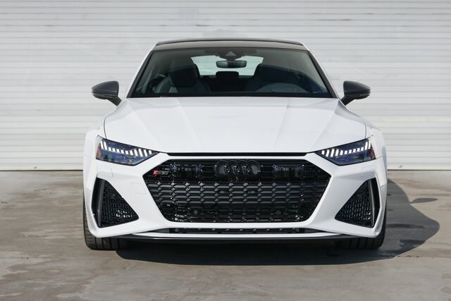 2025 Audi RS 7 photo 2