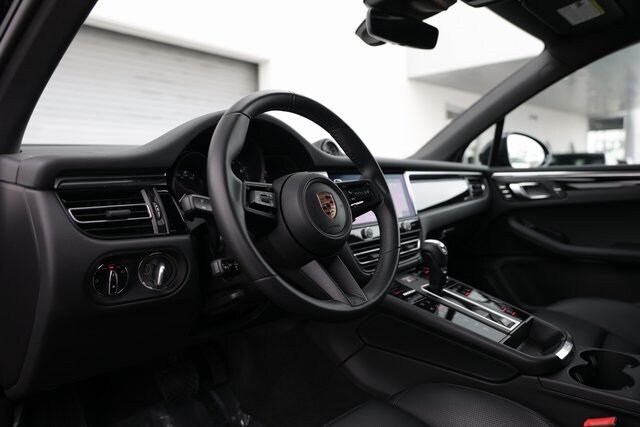 2024 Porsche Macan S photo 4