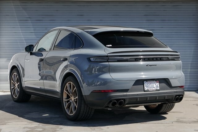 2024 Porsche Cayenne Coupe photo 3