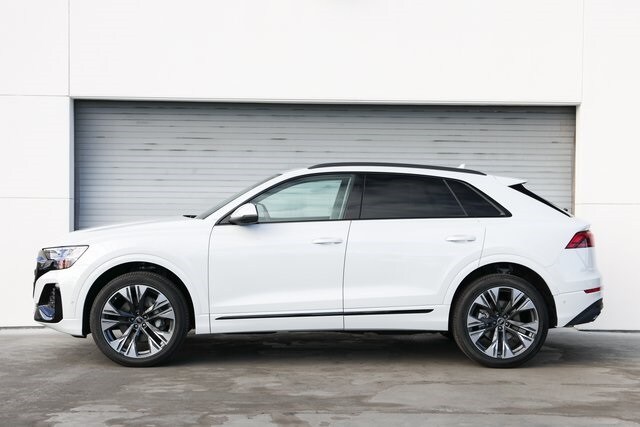 2025 Audi Q8 55 Premium Plus photo 4