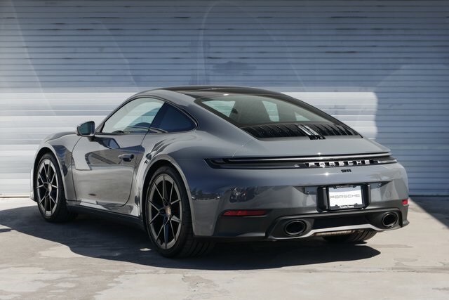 2025 Porsche 911 photo 3