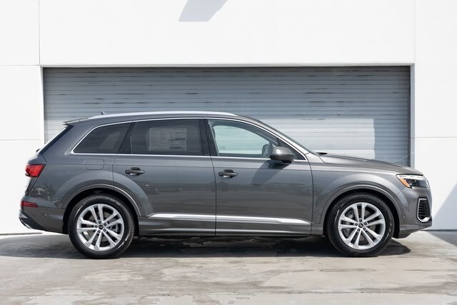 2025 Audi Q7 55 Prestige photo 4