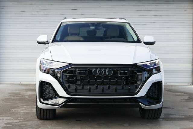 2025 Audi Q8 55 Premium Plus photo 2