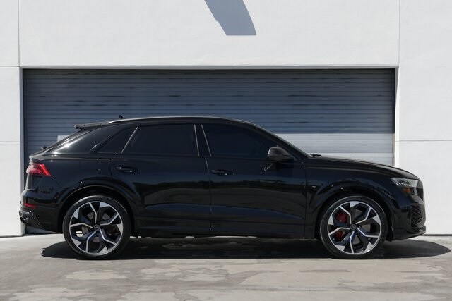 2024 Audi RS Q8 photo 4