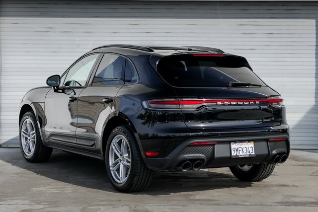 2024 Porsche Macan photo 3