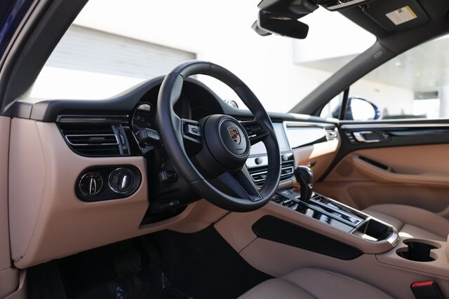 2024 Porsche Macan T photo 4