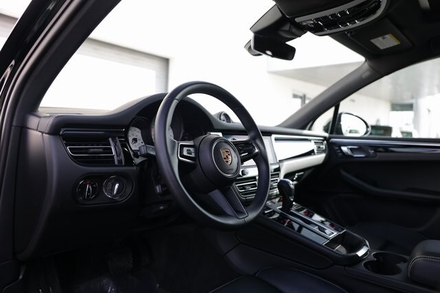 2024 Porsche Macan photo 4