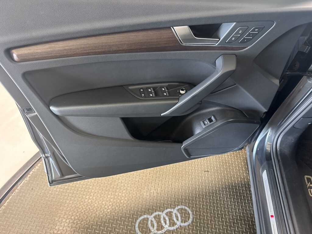 2022 Audi Q5 45 S line Premium photo 4