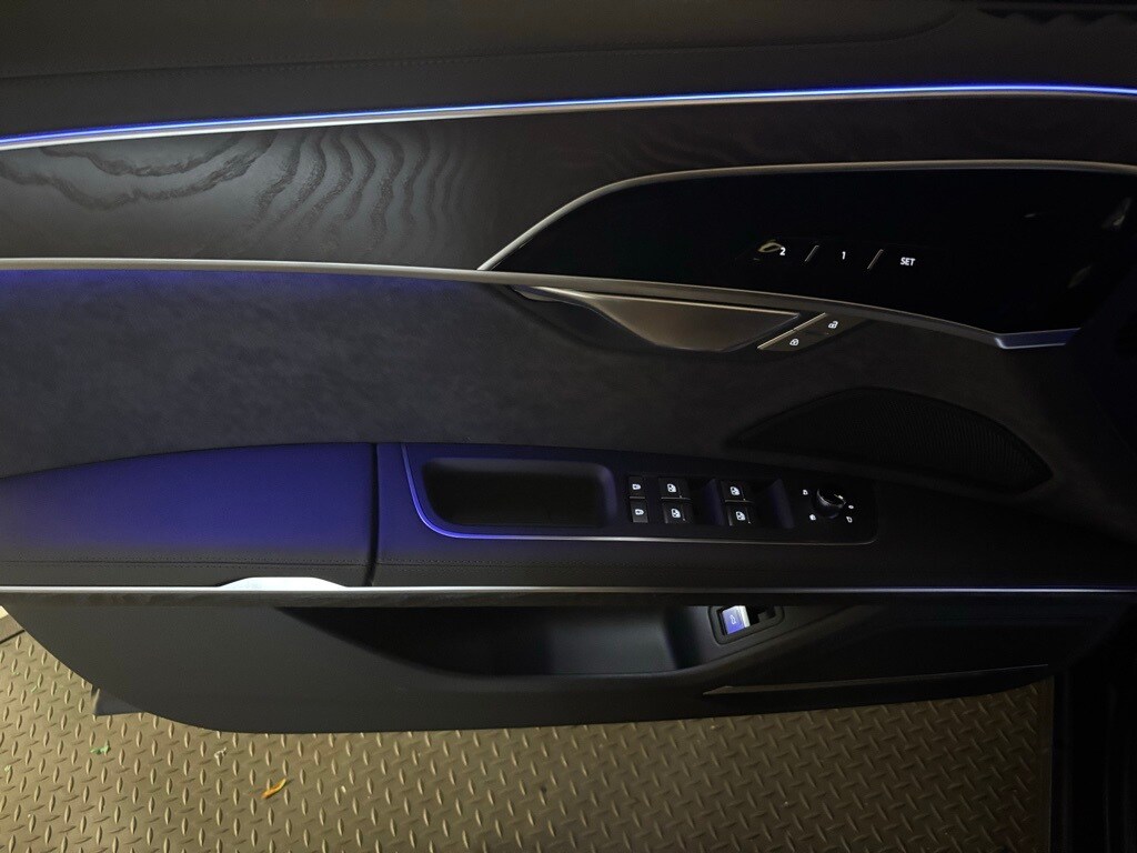 2025 Audi A8 L 55 photo 3