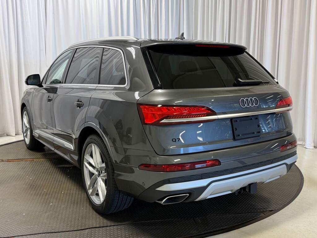 2025 Audi Q7 55 Premium Plus photo 3