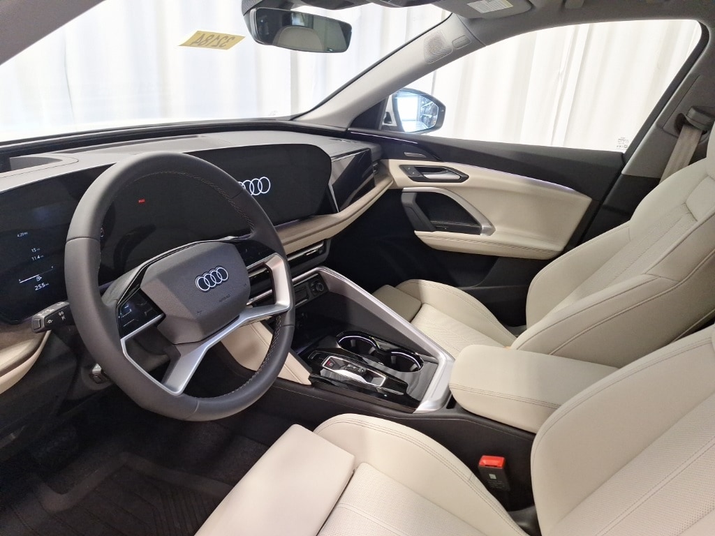 2025 Audi Q5 2.0T Premium photo 4