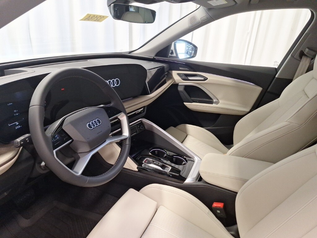 2025 Audi Q5 2.0T Premium photo 3