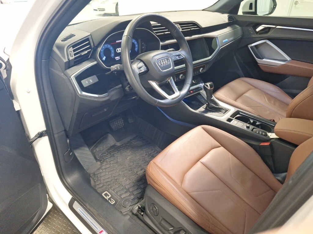 2021 Audi Q3 45 TFSI S line Premium photo 2