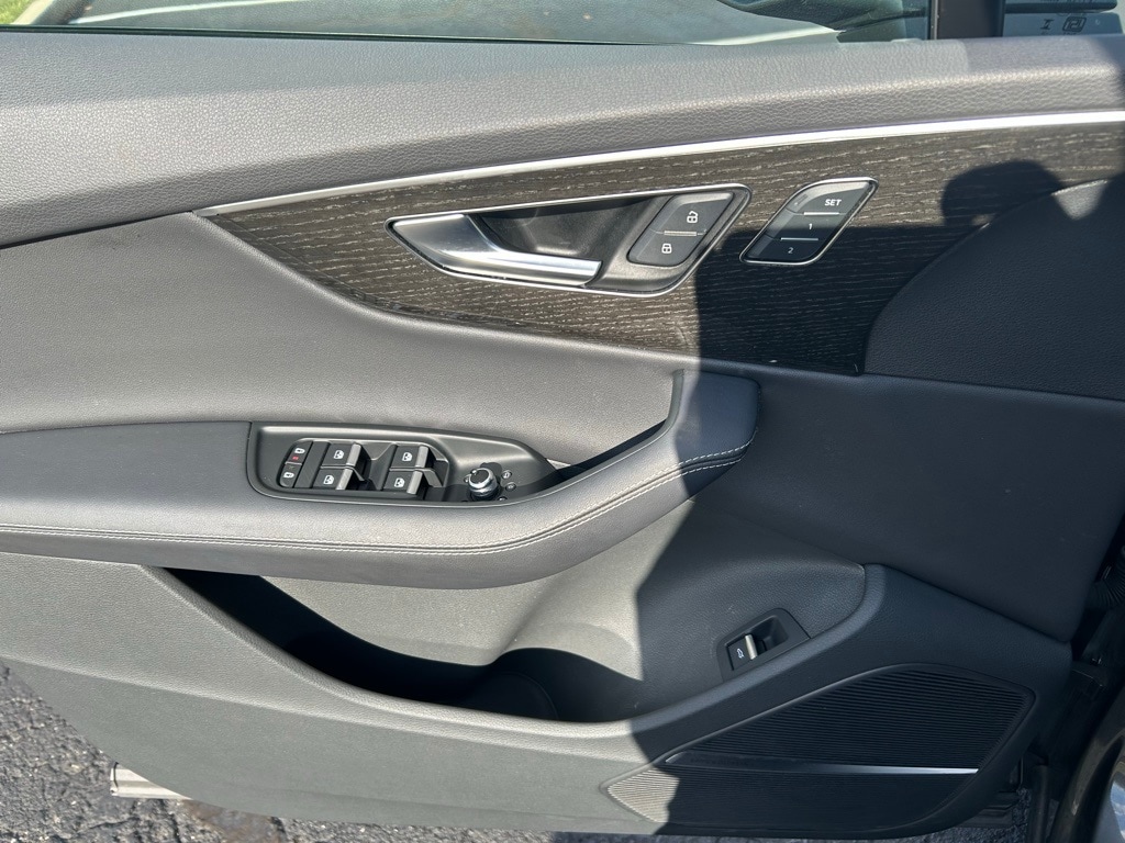 Certified 2025 Audi Q7 55 Premium SUV