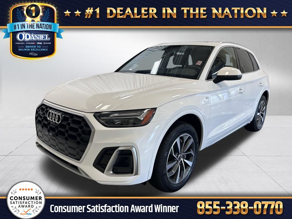 2022 Audi Q5 45 Premium Plus's photo