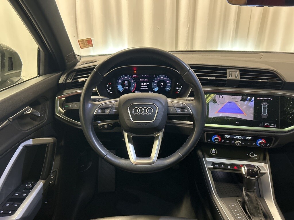 2024 Audi Q3 45 TFSI S line Premium photo 2