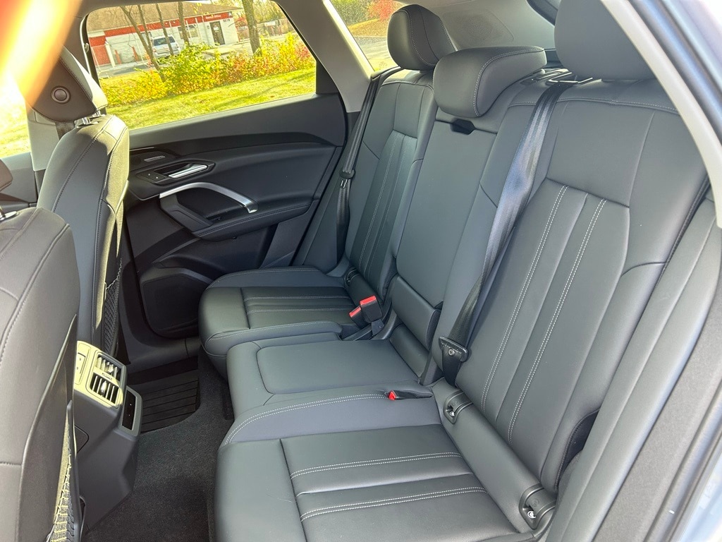 2025 Audi New Q5 Premium Plus - Photo 17