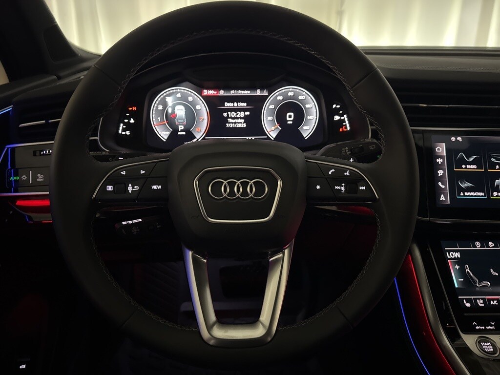 2025 Audi Q7 55 Premium Plus photo 4