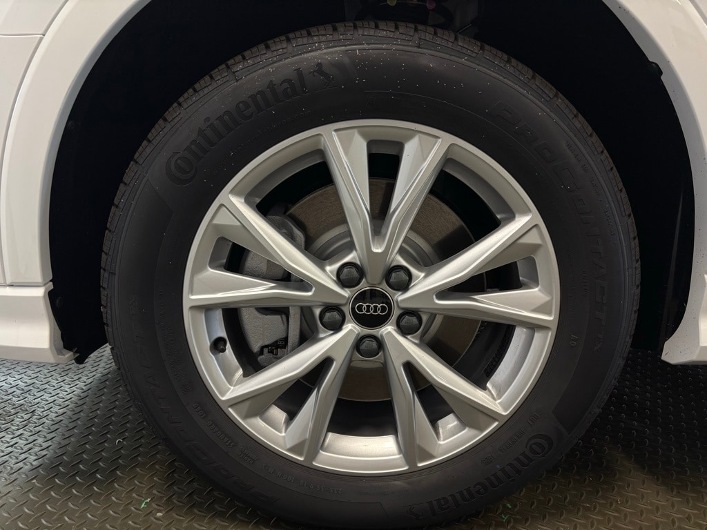 2025 Audi Q3 45 TFSI S line Premium photo 2
