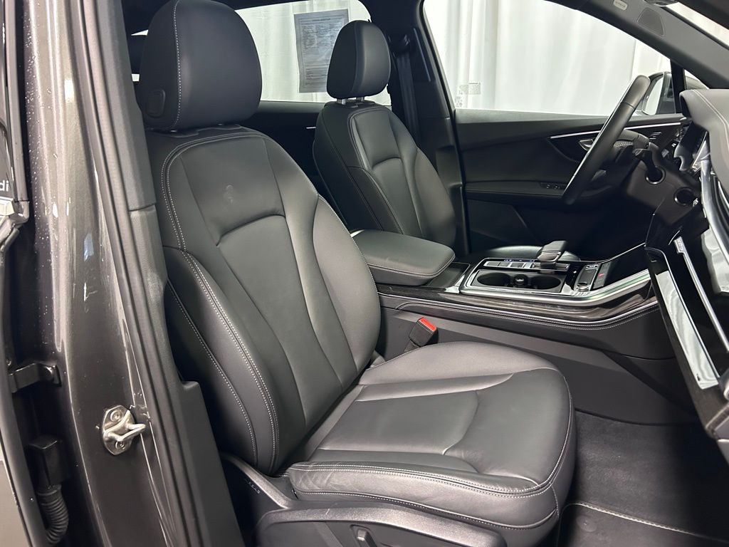 2025 Audi Q7 Premium Plus - Photo 23