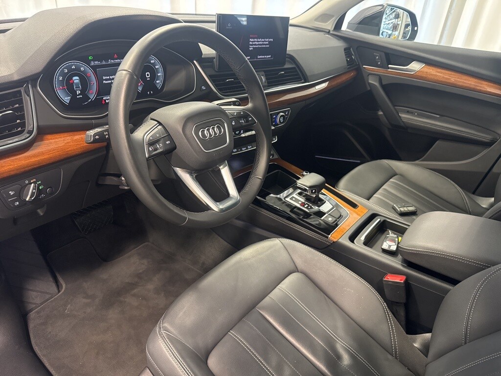 2022 Audi Q5 40 Premium Plus photo 2