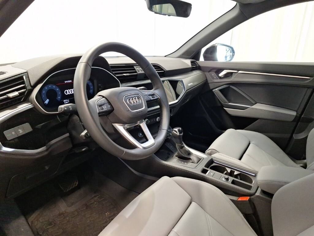 2025 Audi Q3 45 TFSI S line Premium photo 2
