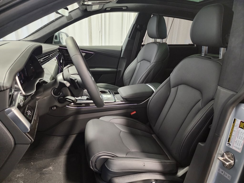 2025 Audi Q8 55 Premium photo 4