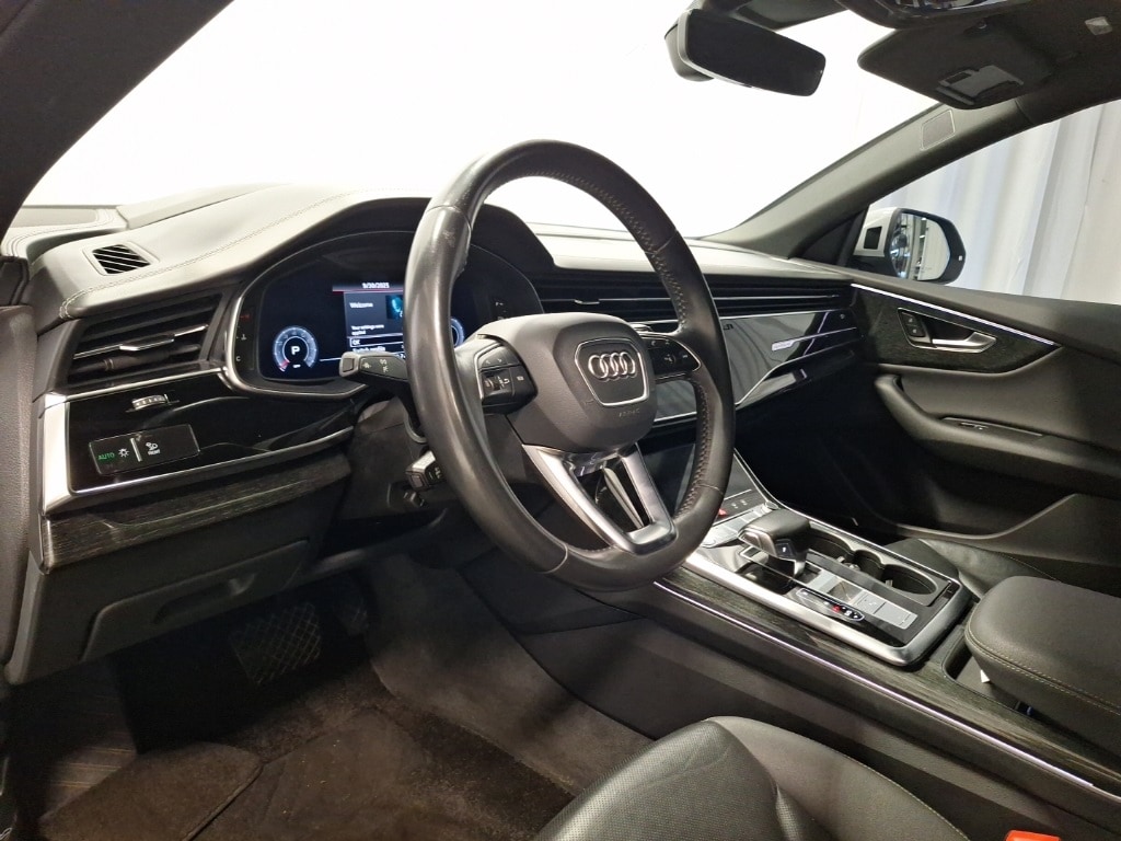 2019 Audi Q8 Premium photo 3