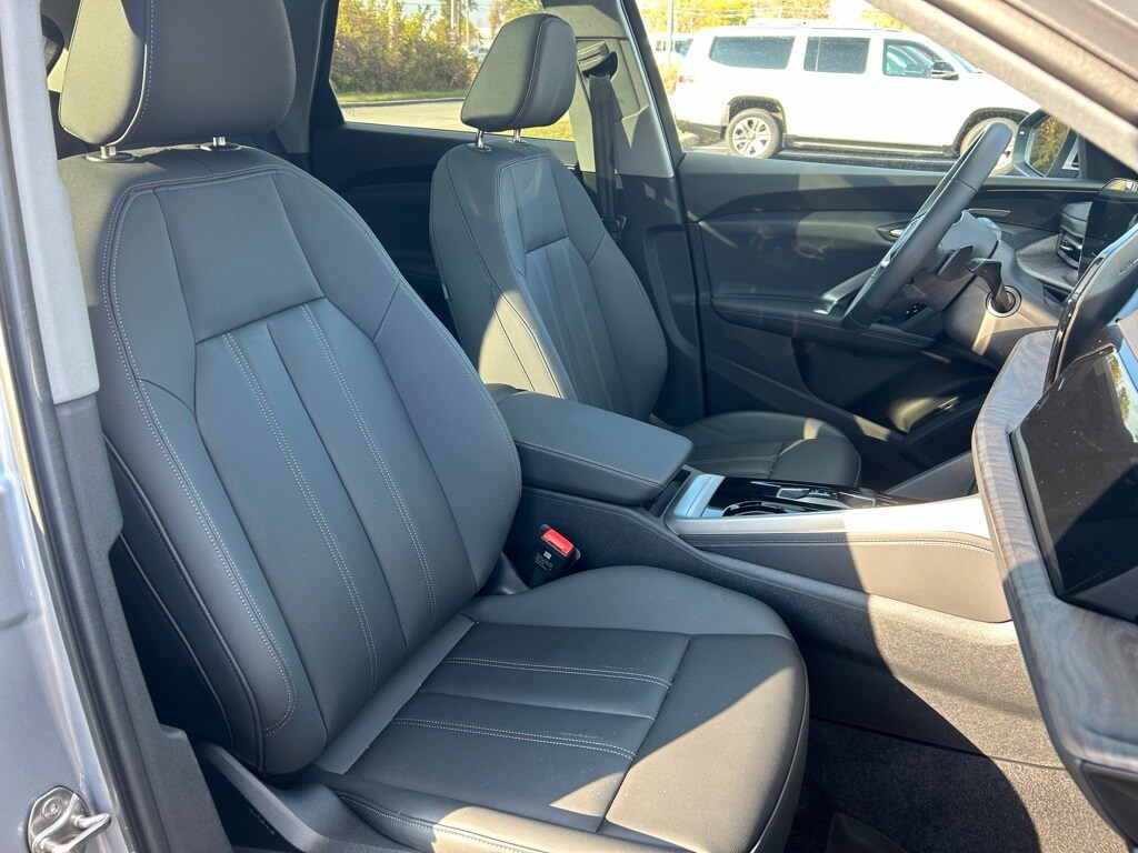2025 Audi New Q5 Premium Plus - Photo 18