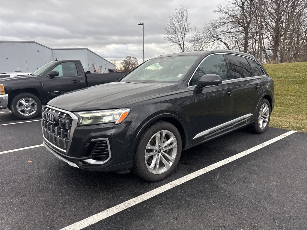 2025 Audi Q7 Premium Plus's photo