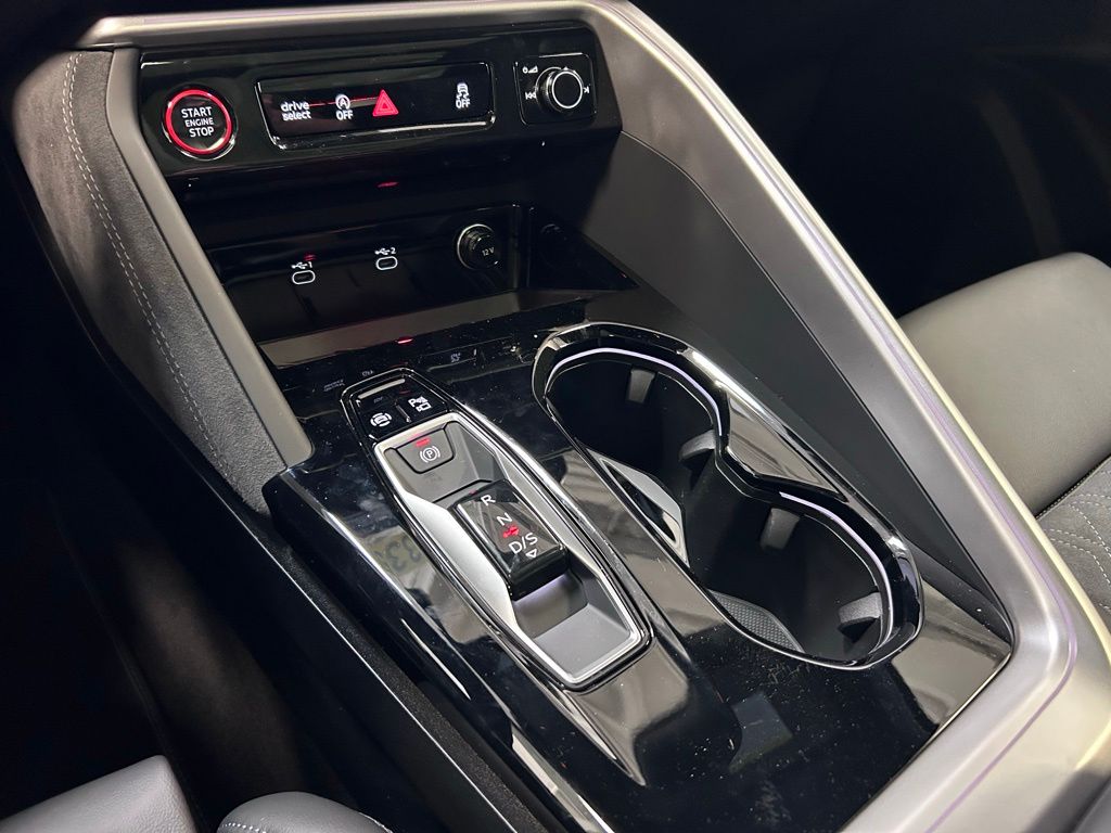 2026 Audi SQ5 Premium Plus - Photo 16