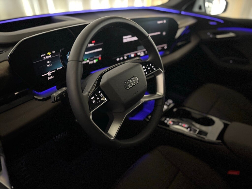 2025 Audi Q6 E-tron Premium Plus photo 3