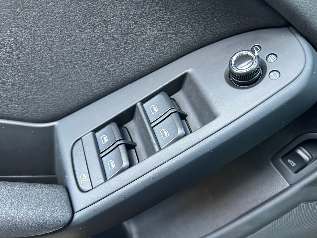 2011 Audi A4 Quattro Premium Plus photo 4