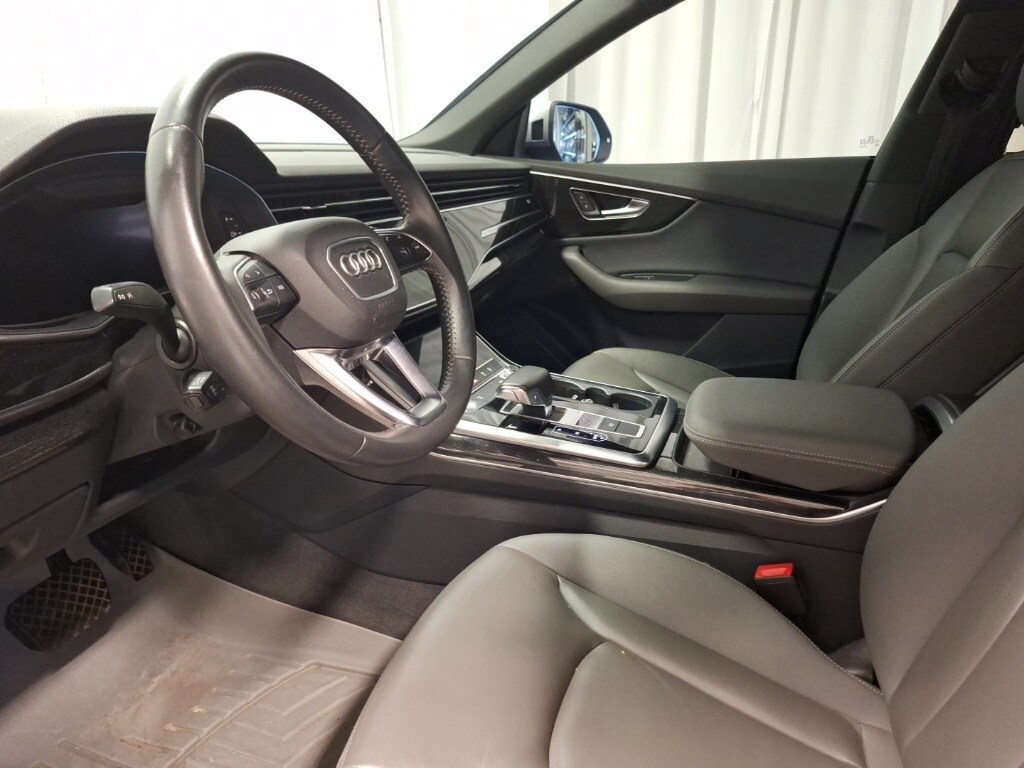 2019 Audi Q8 Premium photo 3